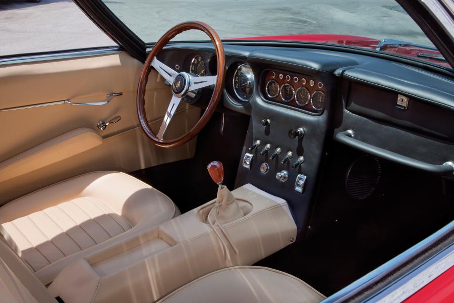  Lamborghini 400 GT 2+2 1966 года  (фото 13 из 42)